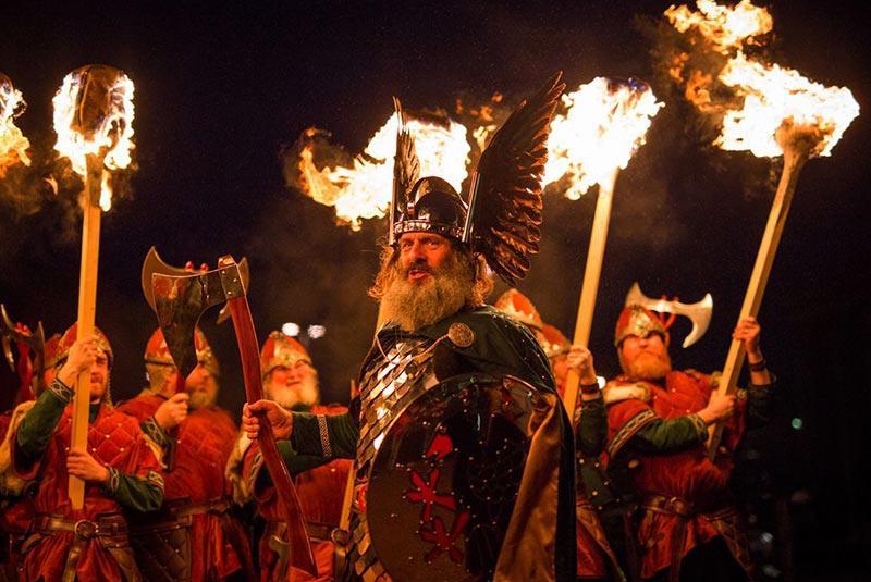 آپ هلی آ، جشنواره آتش وایکینگ ها در اسکاتلند