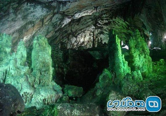 غار دربند رشی یکی از جاهای دیدنی استان گیلان به شمار می رود